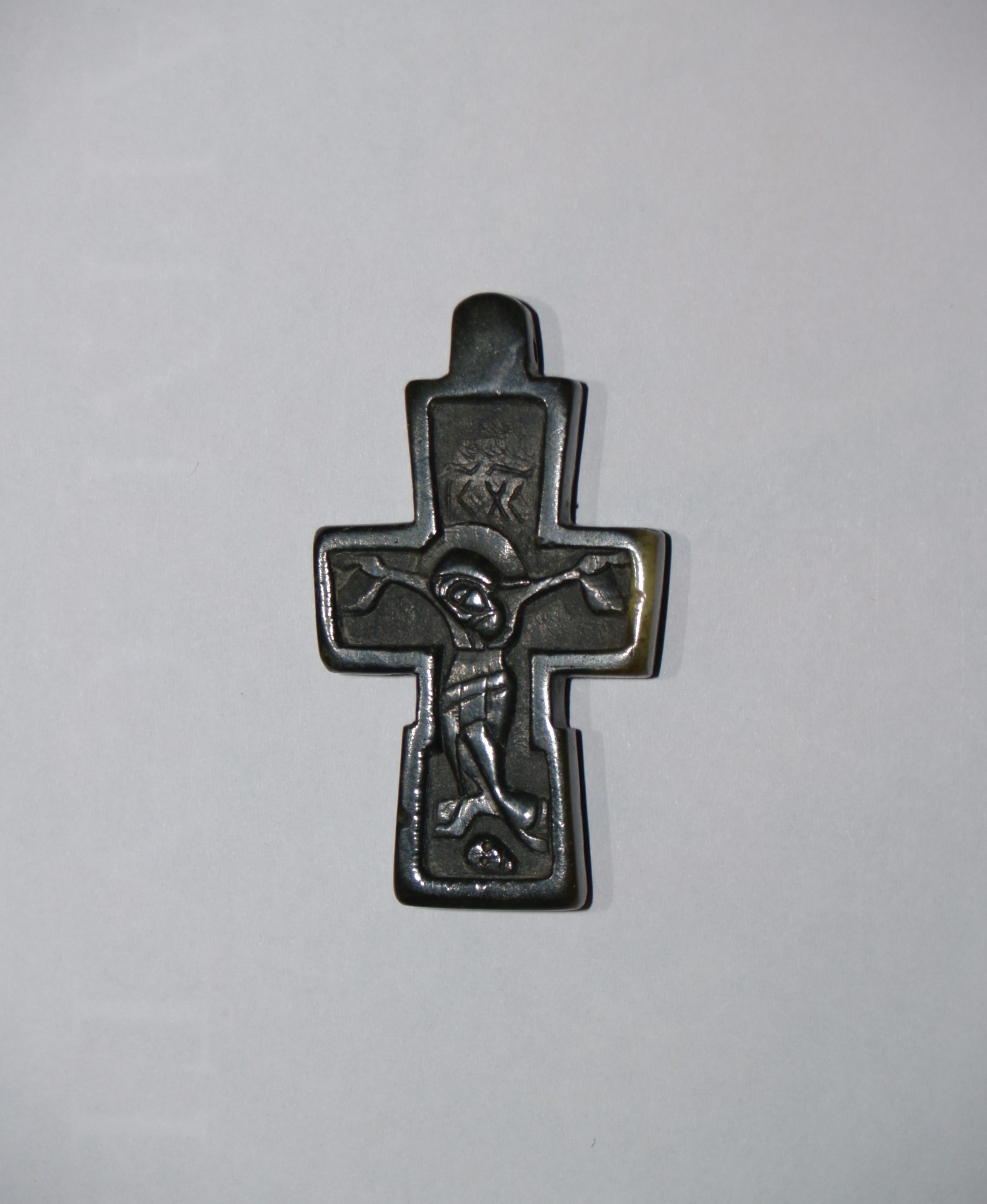 Крест нательный в византийском стиле. Резьба по камню. Россия. 1900-е